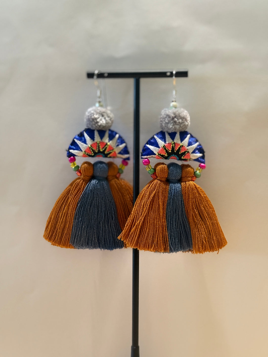 (New Collection) Handcraft Earrings From Thailand (M02)